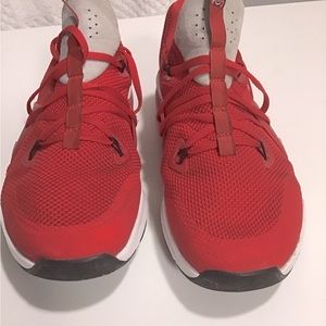 Nike Zoom Train Command Ohio State Buckeyes Size 12.5  Running Shoes A04397-661